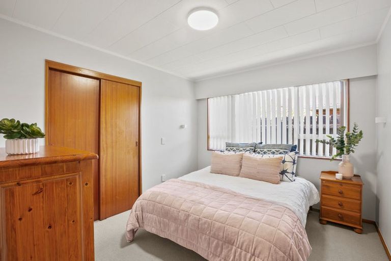 Photo of property in 68 Manu Crescent, Upper Vogeltown, New Plymouth, 4310