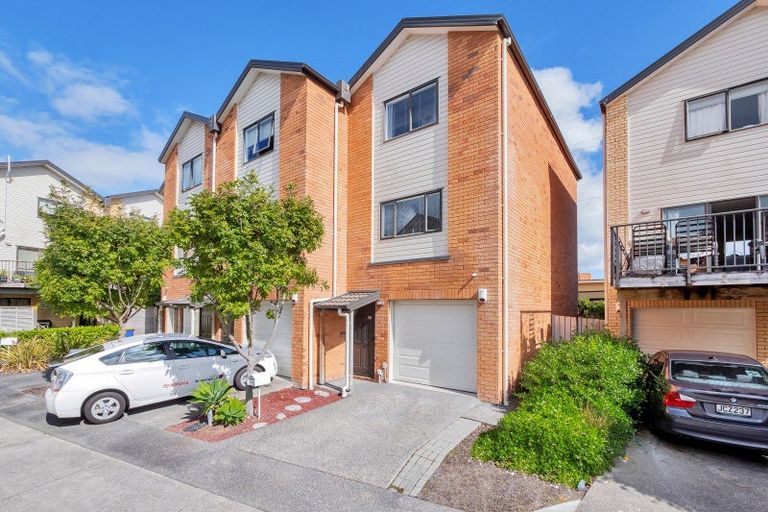 Photo of property in St Claire Village, 227/172 Mcleod Road, Te Atatu South, Auckland, 0610