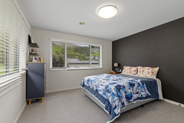 Photo of property in 9 Yarnbrook Grove, Churton Park, Wellington, 6037