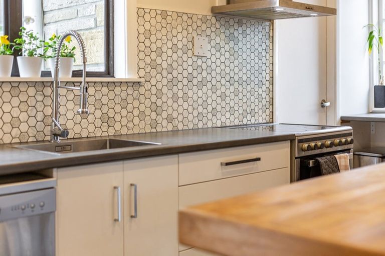 Photo of property in 18 Dover Road, Wainuiomata, Lower Hutt, 5014