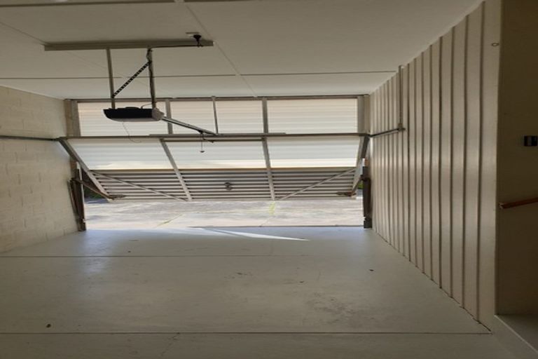 Photo of property in 1/15 Dodson Avenue, Milford, Auckland, 0620