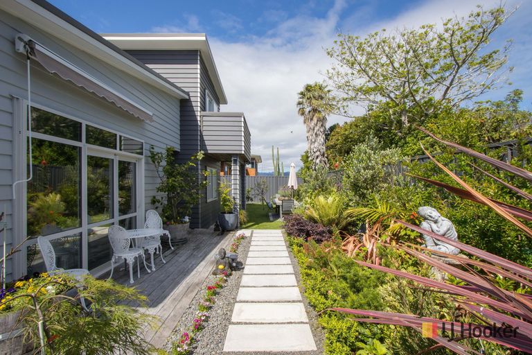 Photo of property in 35 Waione Avenue, Athenree, Waihi Beach, 3177
