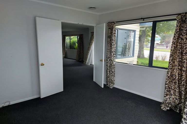 Photo of property in 1 Messines Avenue, Silverstream, Upper Hutt, 5019