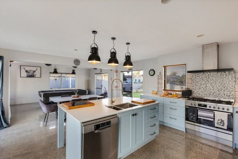 Photo of property in 27 Bermuda Drive, Papamoa Beach, Papamoa, 3118
