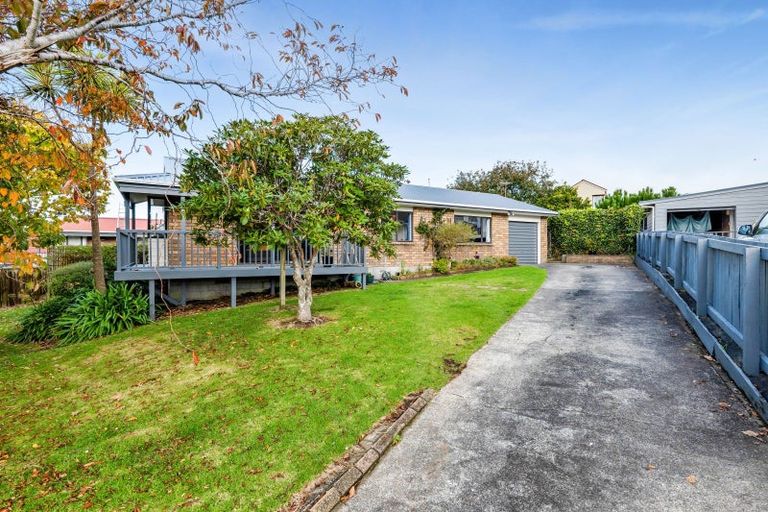 Photo of property in 24 Poplar Grove, Whalers Gate, New Plymouth, 4310
