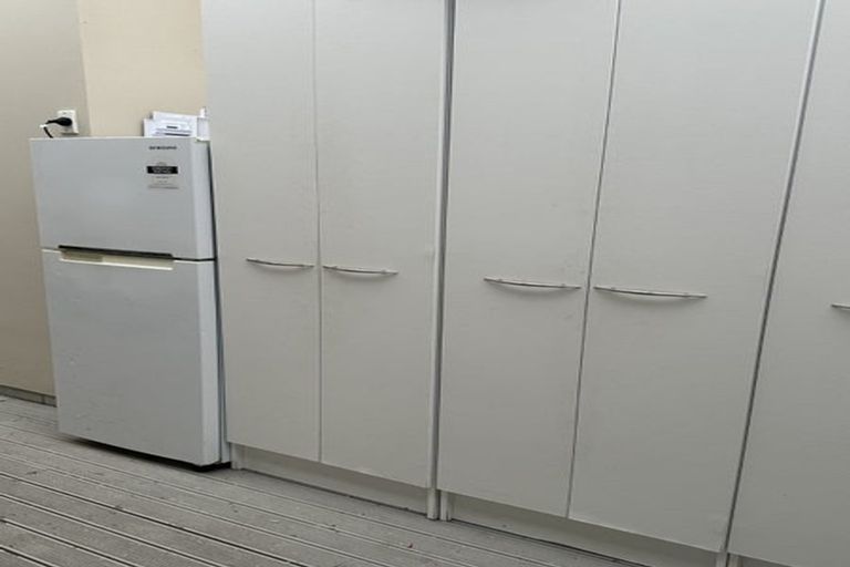 Photo of property in 12 Bruce Road, Glenfield, Auckland, 0629