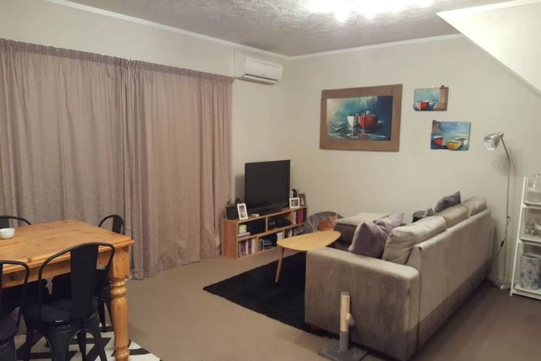Photo of property in 6/2 Burdendale Grove, Churton Park, Wellington, 6037