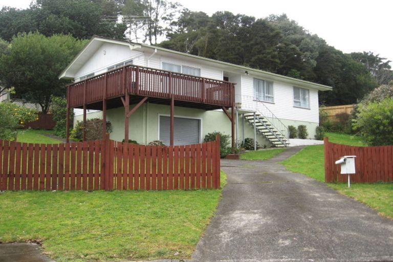 Photo of property in 11 Chrisarda Place, Red Hill, Papakura, 2110