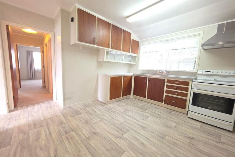 Photo of property in 2/67 Titirangi Road, New Lynn, Auckland, 0600