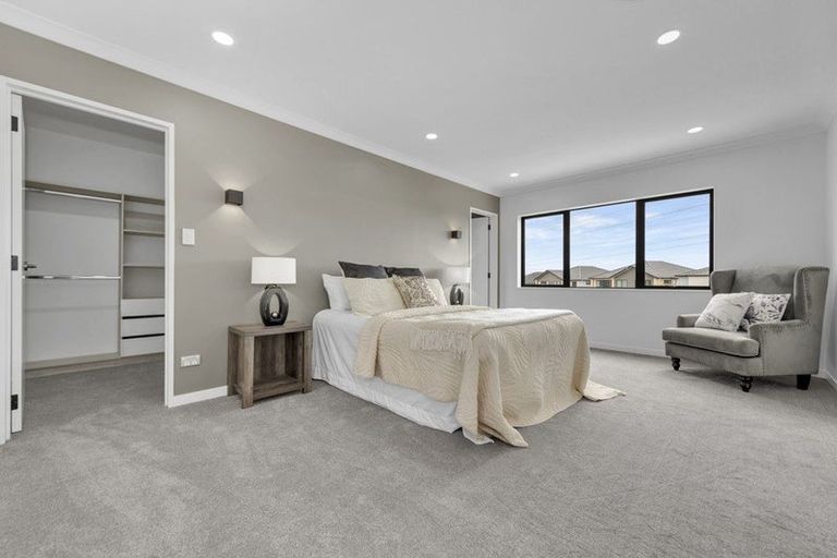 Photo of property in 2a Ballyalton Crescent, Flat Bush, Auckland, 2019