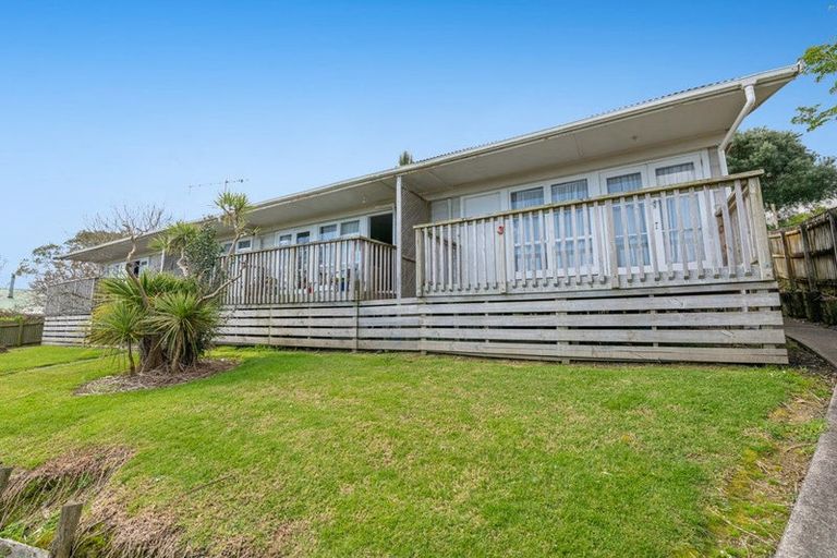 Photo of property in 2 Kaipara Crescent, Helensville, 0800