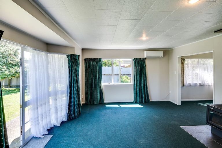 Photo of property in 12 Ted Harpur Place, Onekawa, Napier, 4110