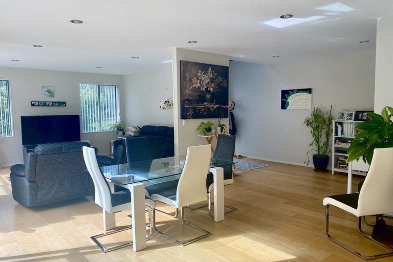 Photo of property in 666b Beach Road, Browns Bay, Auckland, 0630