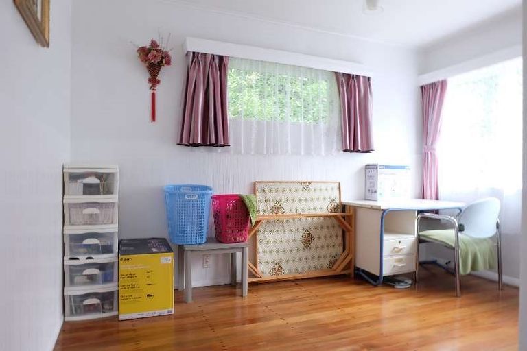 Photo of property in 142 Parkvale Road, Karori, Wellington, 6012