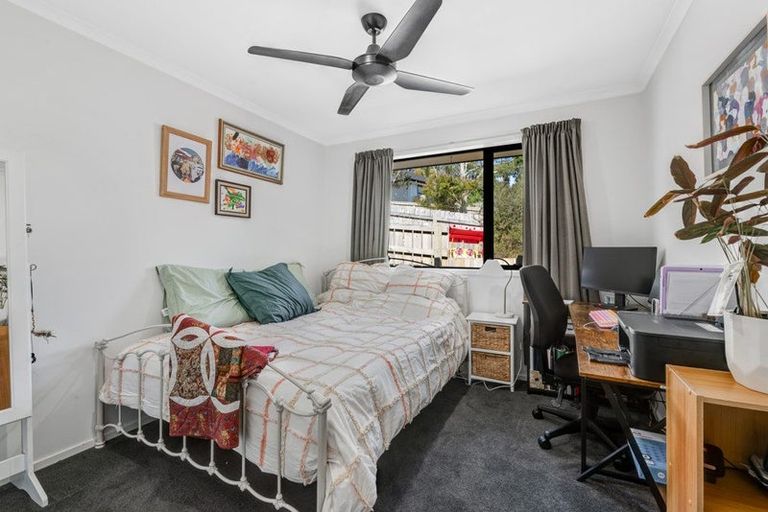 Photo of property in 9 St Julia Court, Helensville, 0800