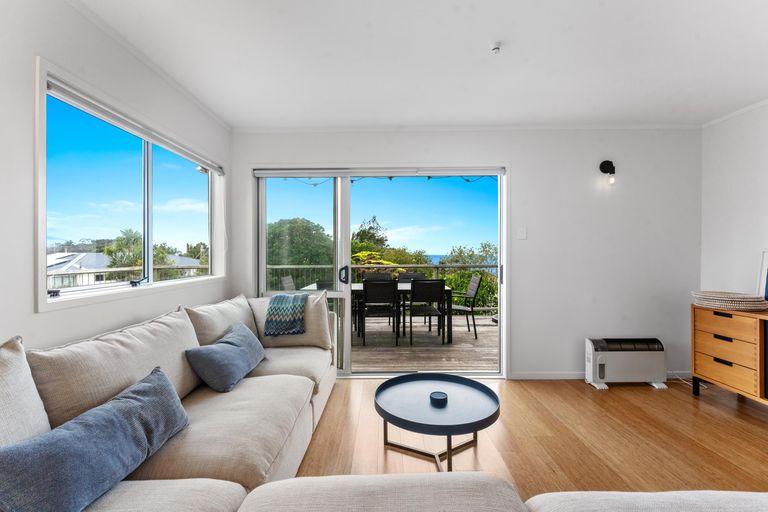 Photo of property in 43 Cumberland Street, Leigh, 0985