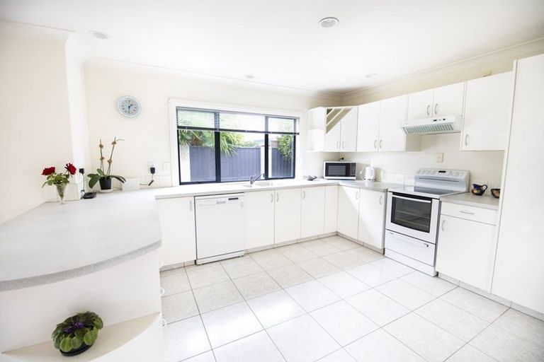 Photo of property in 71 Avenue Road, Greenmeadows, Napier, 4112
