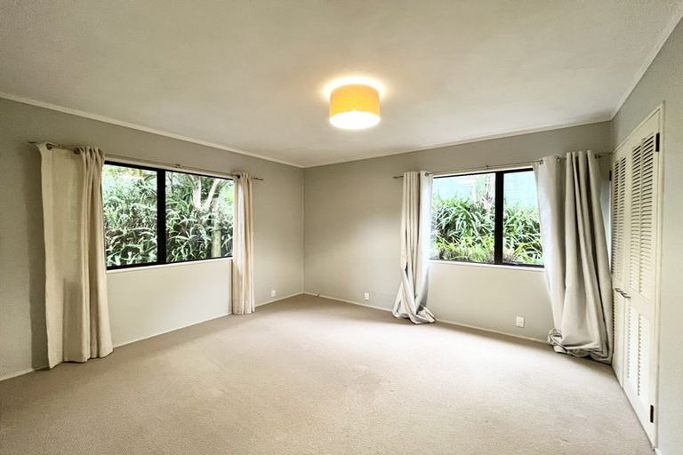 Photo of property in 43 Rosecamp Road, Beach Haven, Auckland, 0626