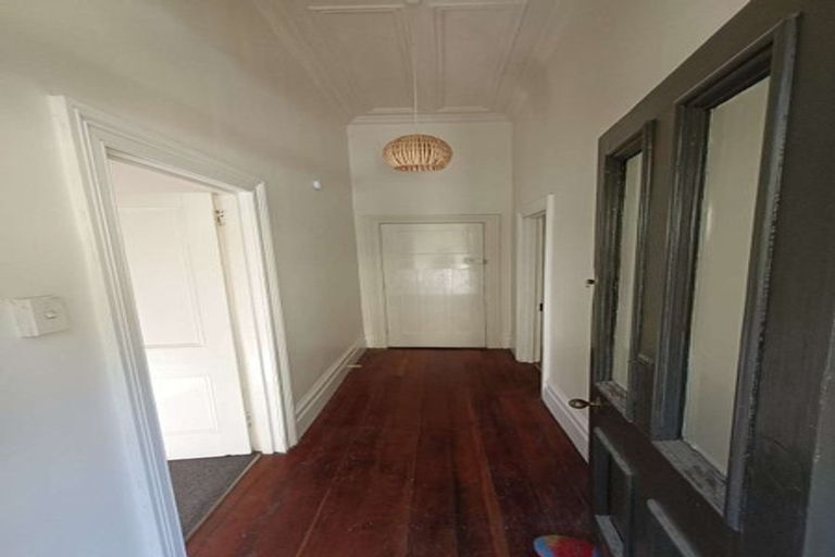 Photo of property in 121-123 Shakespeare Road, Bluff Hill, Napier, 4110