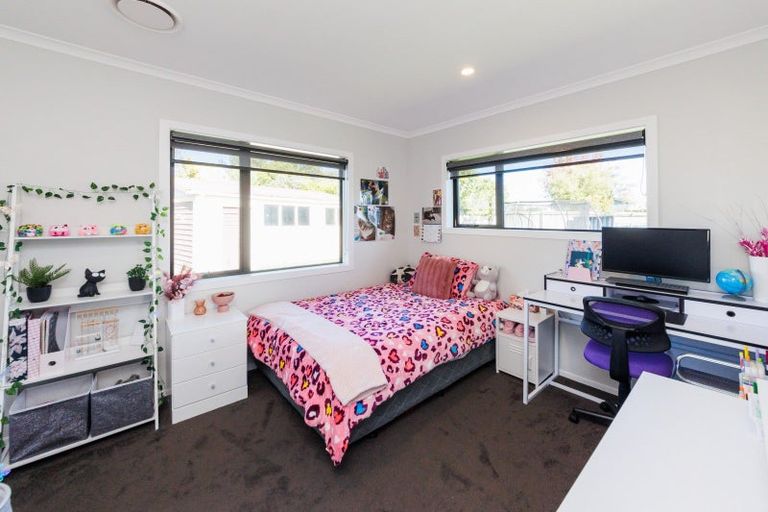 Photo of property in 26 Kimberley Grove, Westbrook, Palmerston North, 4412