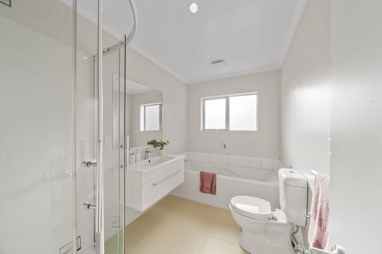 Photo of property in 71 Grenada Drive, Grenada Village, Wellington, 6037