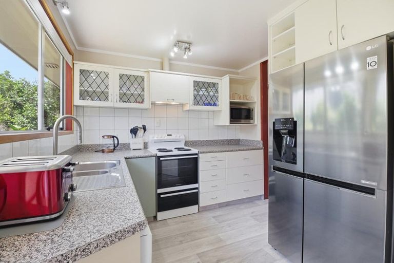 Photo of property in 40 Glenbervie Crescent, Massey, Auckland, 0614