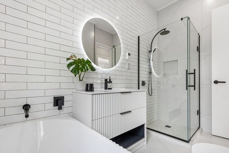 Photo of property in 94 Calliope Road, Stanley Point, Auckland, 0624