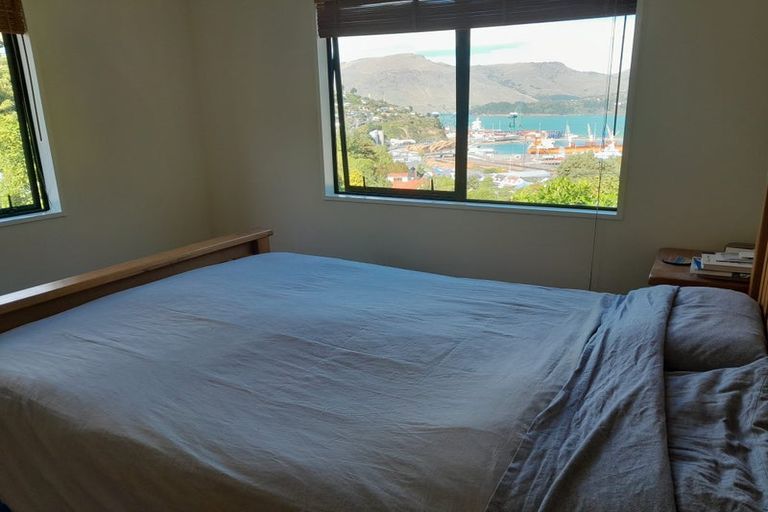 Photo of property in 41 Hawkhurst Road, Lyttelton, 8082