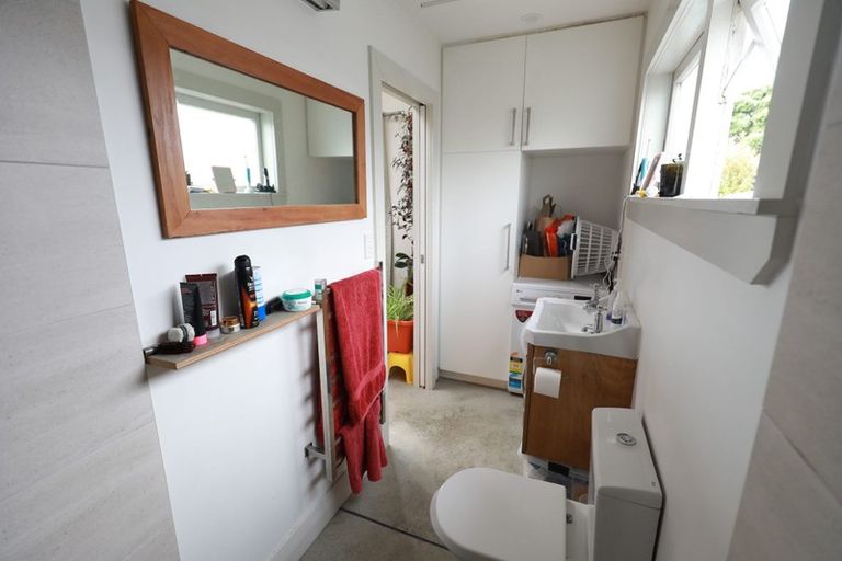 Photo of property in 1/16 Arahoe Road, New Lynn, Auckland, 0600