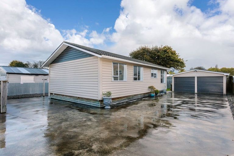 Photo of property in 17a Burns Street, Dannevirke, 4930
