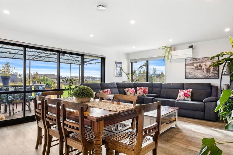 Photo of property in 32 Northside Drive, Waikuku, Rangiora, 7473