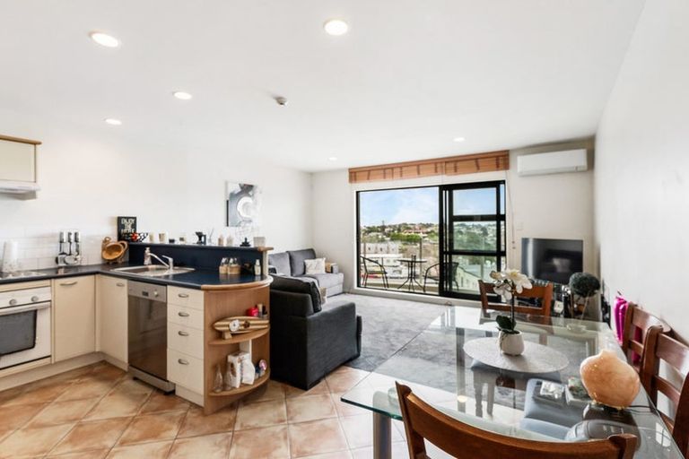 Photo of property in 13/5 Cook Street, Howick, Auckland, 2014
