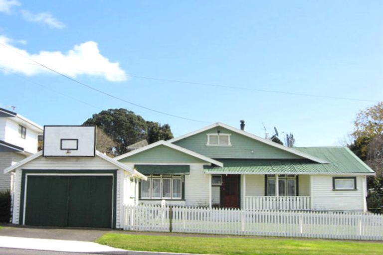 Photo of property in 80 Paynters Avenue, Strandon, New Plymouth, 4312