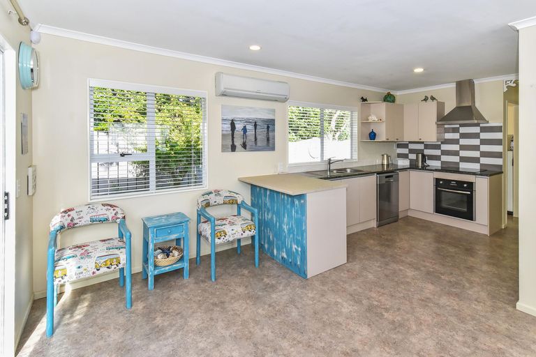 Photo of property in 2b Cliff Road, Papakura, 2110