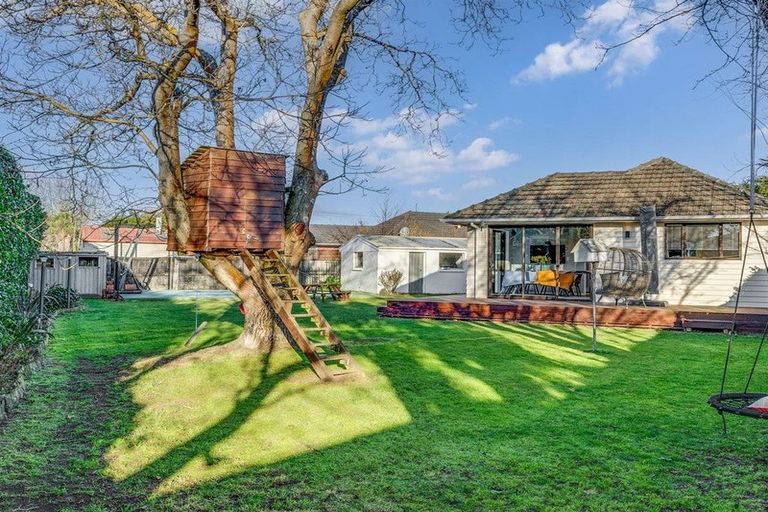 Photo of property in 33 Everest Street, Burnside, Christchurch, 8053