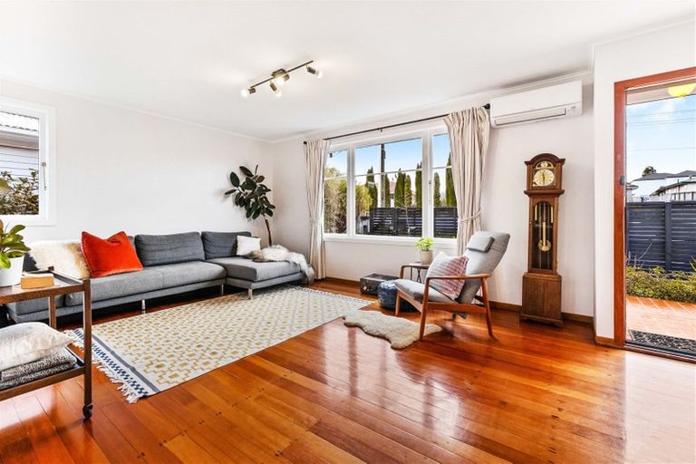 Photo of property in 48 Titoki Street, Te Atatu Peninsula, Auckland, 0610