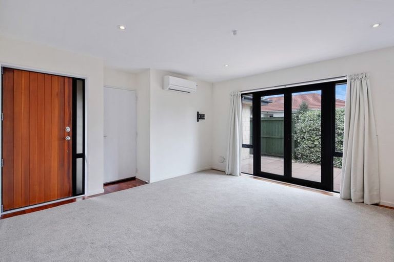 Photo of property in 26b Sawyers Arms Road, Northcote, Christchurch, 8052