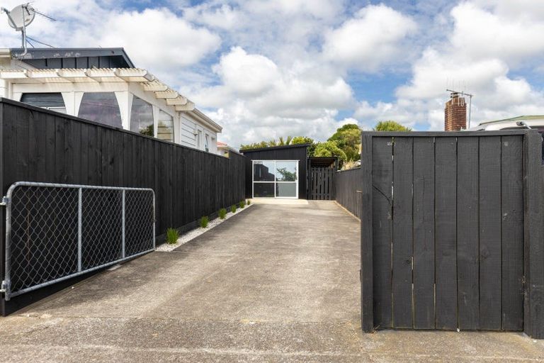 Photo of property in 29 Davies Road, Hurdon, New Plymouth, 4310