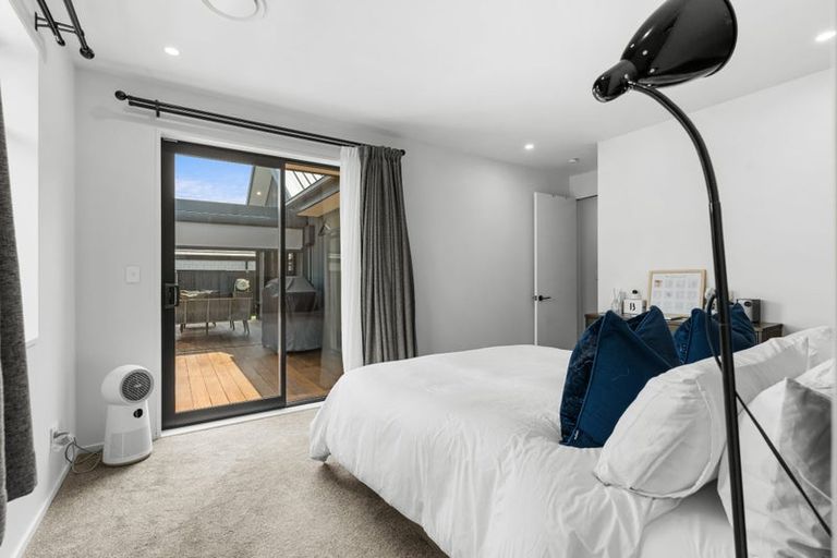 Photo of property in 6 Fairbairn Close, Halswell, Christchurch, 8025