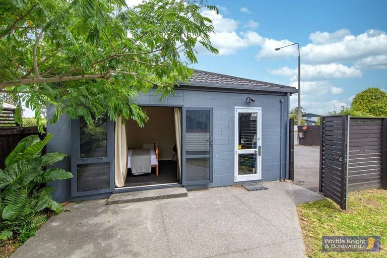 Photo of property in 110 Yaldhurst Road, Sockburn, Christchurch, 8042