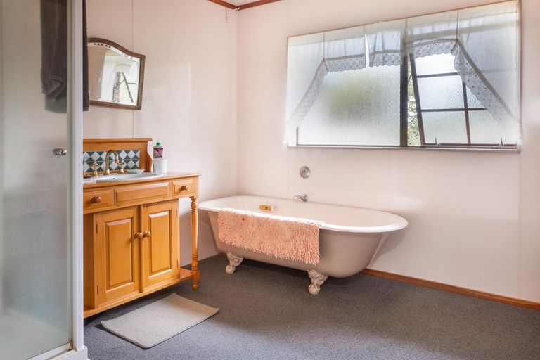 Photo of property in 23 Pohutukawa Drive, Athenree, Katikati, 3177