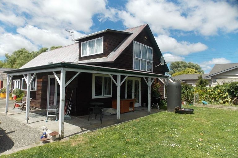 Photo of property in 32 Pioneer Highway, Awapuni, Palmerston North, 4412