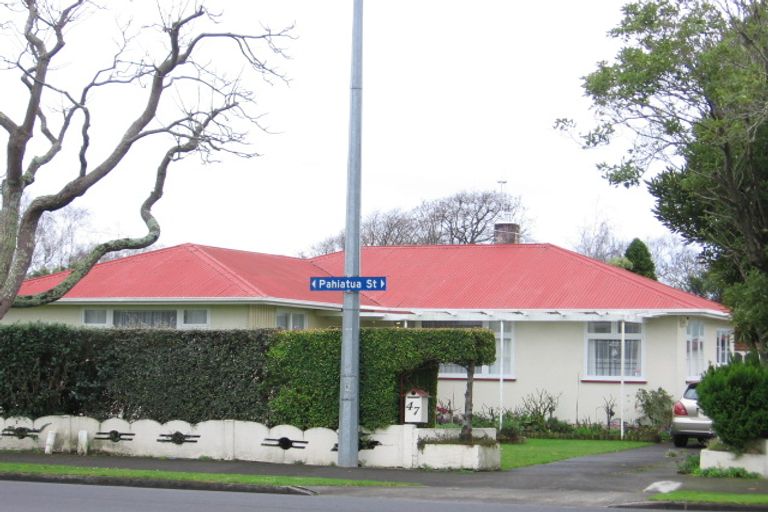 Photo of property in 47 Pahiatua Street, Hokowhitu, Palmerston North, 4410