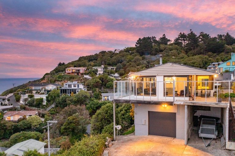 Photo of property in 107 Cliffs Road, Saint Clair, Dunedin, 9012