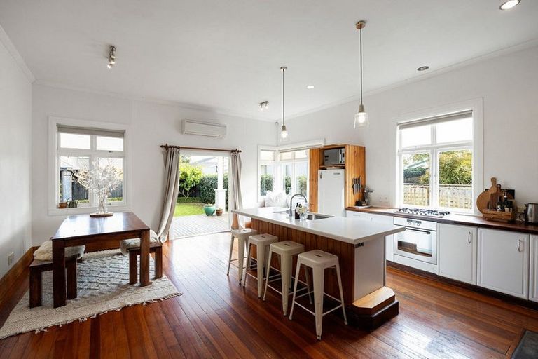 Photo of property in 74 Thornton Road, Cambridge, 3434