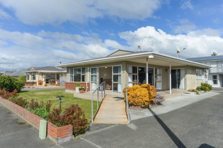 Photo of property in 6 The Esplanade, Westshore, Napier, 4110