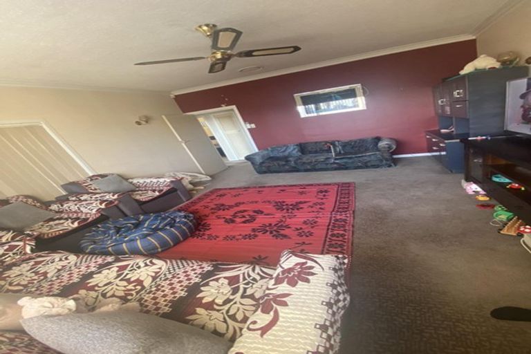 Photo of property in 104 Kenderdine Road, Papatoetoe, Auckland, 2025