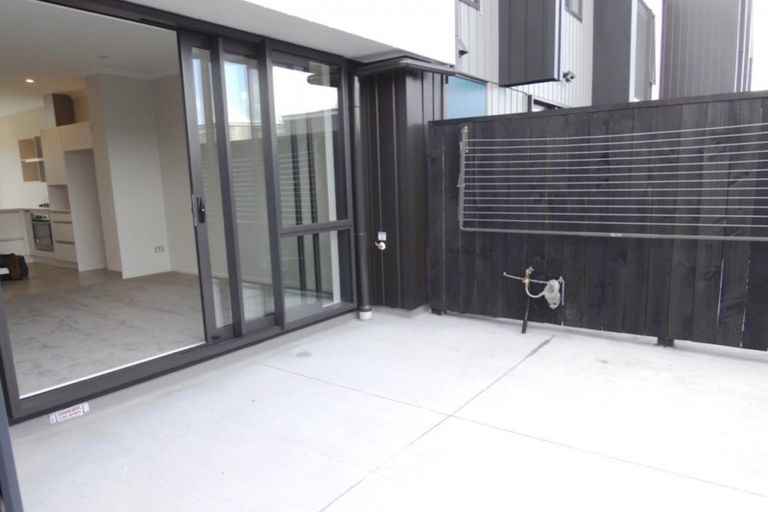 Photo of property in 18 Walter Merton Road, Hobsonville, Auckland, 0616