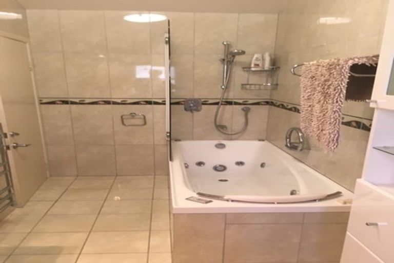 Photo of property in 3 Douglas Street, Paraparaumu Beach, Paraparaumu, 5032