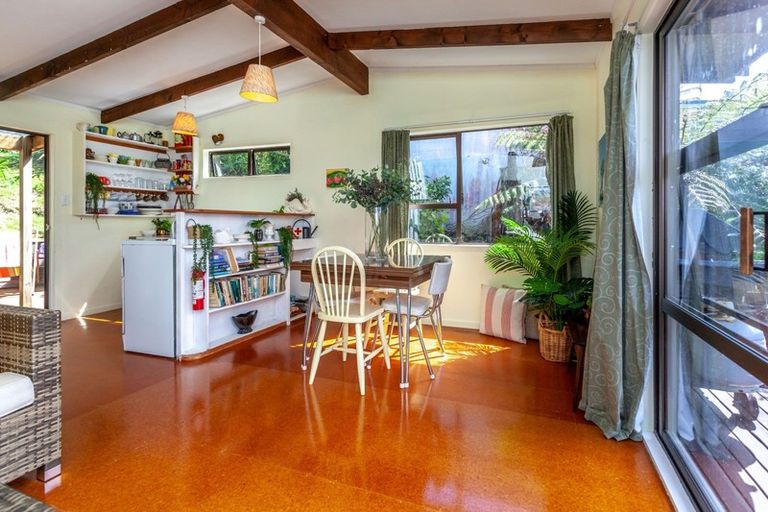 Photo of property in 20 Tutaritari Road, Hahei, Whitianga, 3591